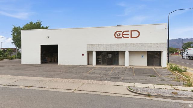 2725 S WALL AVE, Ogden, UT 84401