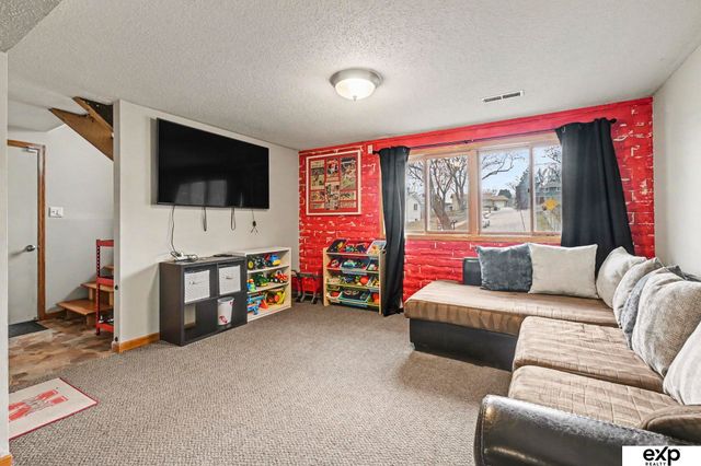 9164 Sprague Street, Omaha, NE 68134