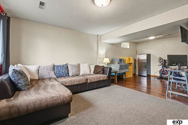 9164 Sprague Street, Omaha, NE 68134