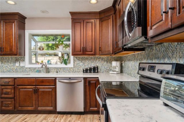 179 Oak Forest Circle, Glendora, CA 91741