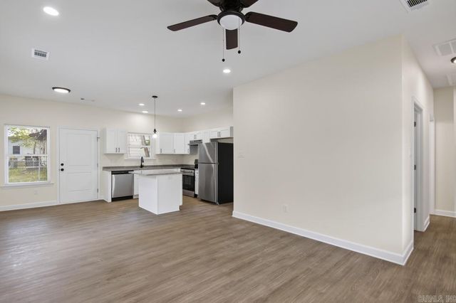 4800 Greenfield Dr, Little Rock, AR 72209