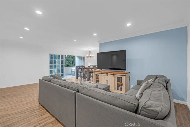 4140 Warner Boulevard 208, Burbank, CA 91505