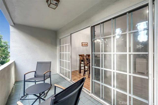 4140 Warner Boulevard 208, Burbank, CA 91505