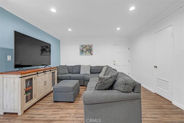 4140 Warner Boulevard 208, Burbank, CA 91505