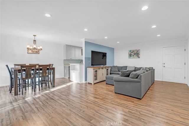 4140 Warner Boulevard 208, Burbank, CA 91505