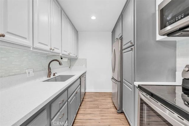 4140 Warner Boulevard 208, Burbank, CA 91505