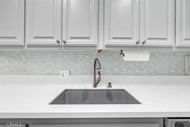 4140 Warner Boulevard 208, Burbank, CA 91505