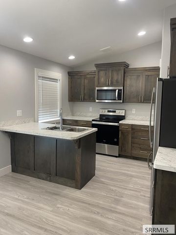 7154 S Branston Ave, Idaho Falls, ID 83402