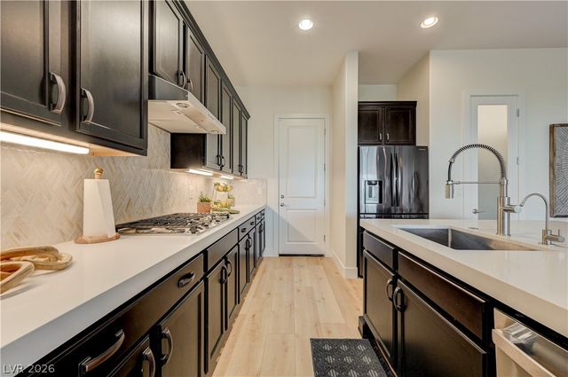 406 Nine Mile Creek Drive, Las Vegas, NV 89138