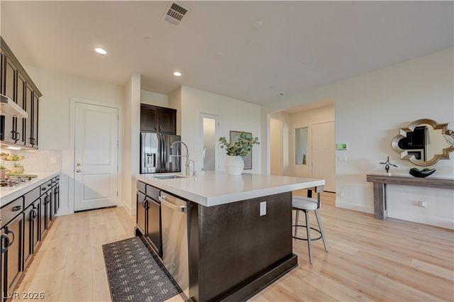 406 Nine Mile Creek Drive, Las Vegas, NV 89138