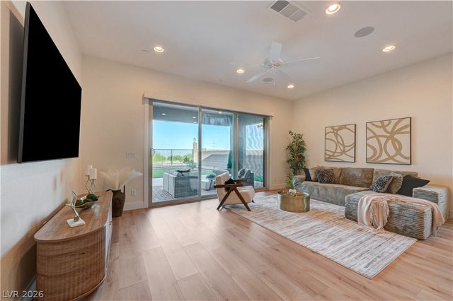 406 Nine Mile Creek Drive, Las Vegas, NV 89138