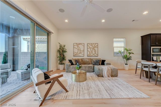 406 Nine Mile Creek Drive, Las Vegas, NV 89138