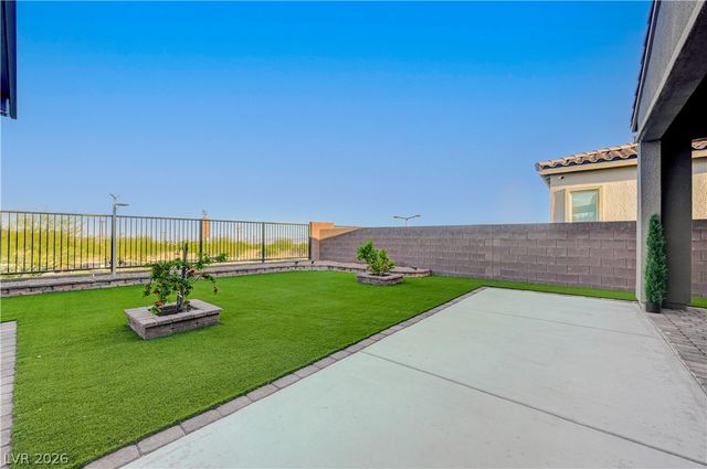 406 Nine Mile Creek Drive, Las Vegas, NV 89138