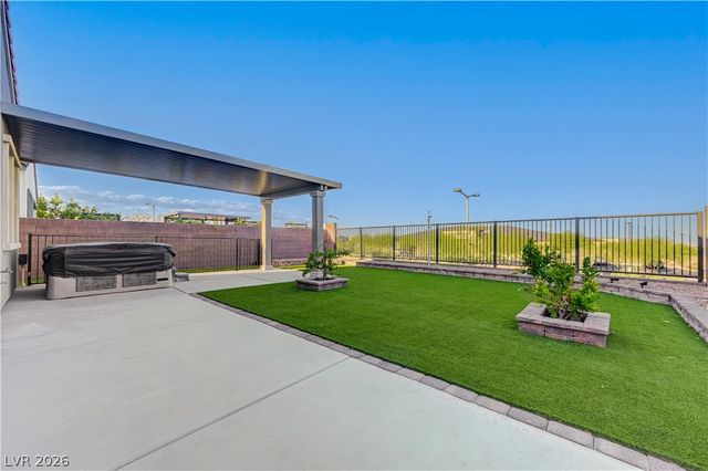 406 Nine Mile Creek Drive, Las Vegas, NV 89138