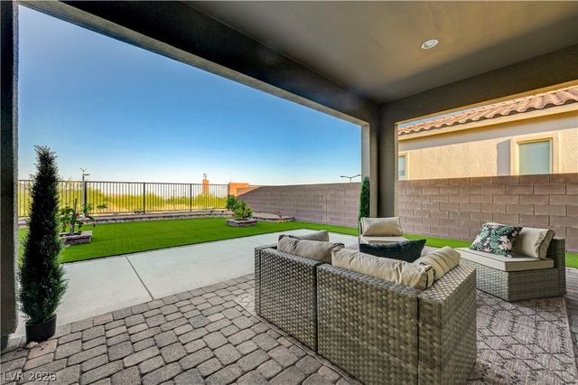 406 Nine Mile Creek Drive, Las Vegas, NV 89138
