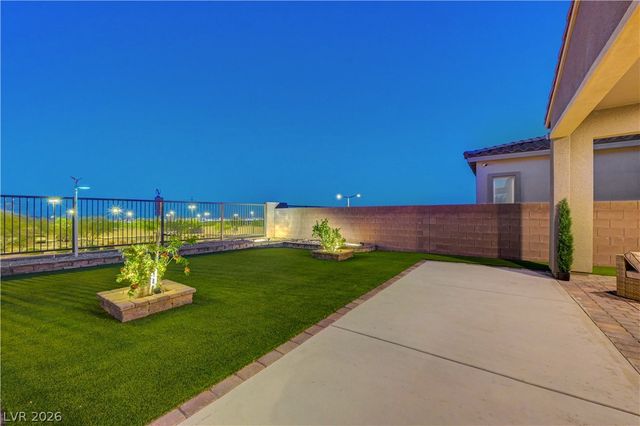 406 Nine Mile Creek Drive, Las Vegas, NV 89138