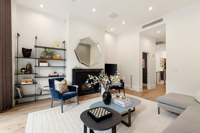 7 Marlborough Street 1, Boston, MA 02116