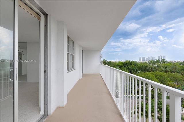 2851 NE 183rd St 504E, Aventura, FL 33160