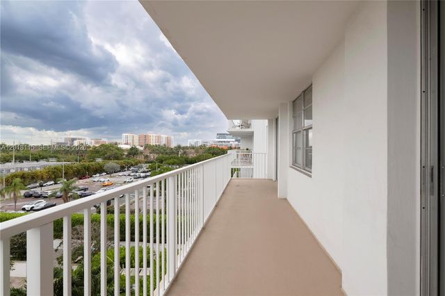 2851 NE 183rd St 504E, Aventura, FL 33160
