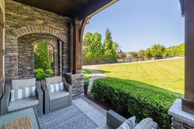 2713 Deer Haven Ct, Franklin, TN 37067