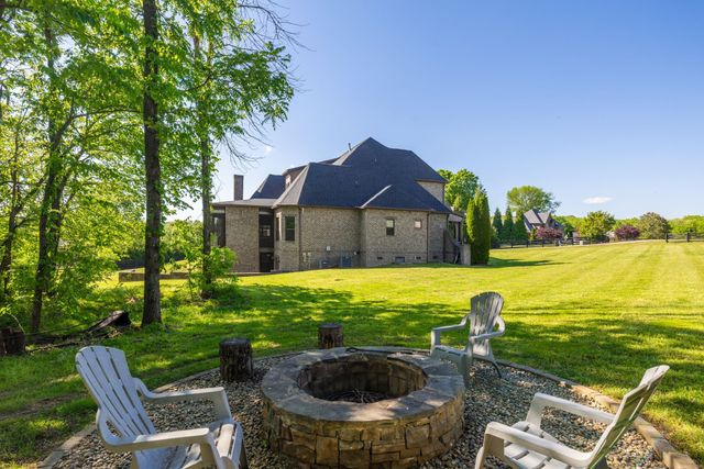 2713 Deer Haven Ct, Franklin, TN 37067