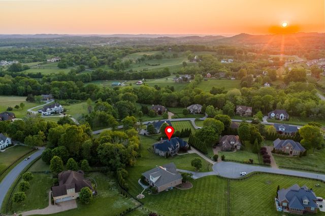 2713 Deer Haven Ct, Franklin, TN 37067