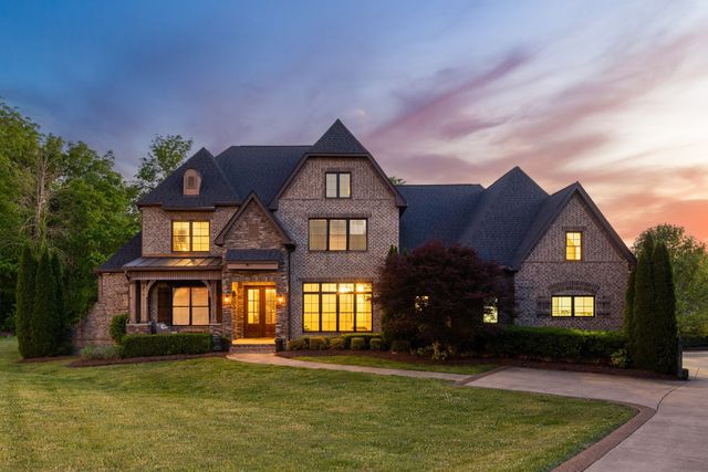 2713 Deer Haven Ct, Franklin, TN 37067