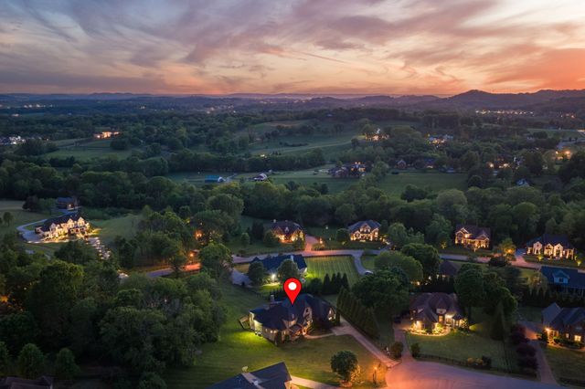 2713 Deer Haven Ct, Franklin, TN 37067