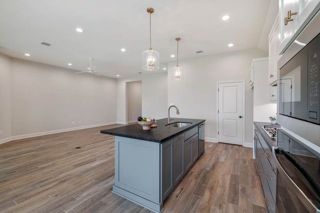 4103 Pennie Way, Bryan, TX 77802
