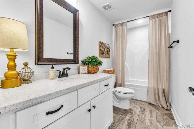 215 Midland Drive, Wetumpka, AL 36093