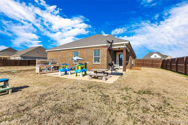 215 Midland Drive, Wetumpka, AL 36093