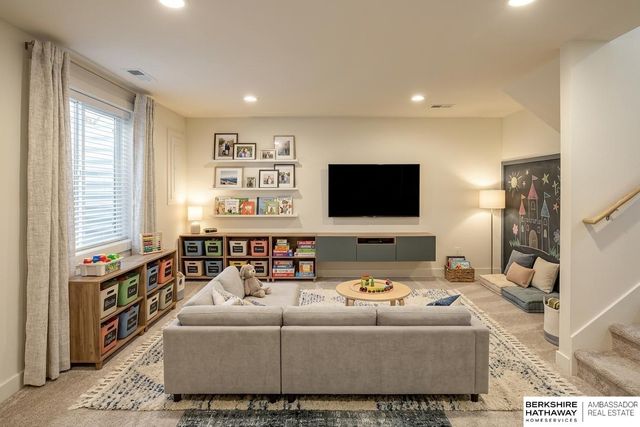 5311 S 195th Street, Omaha, NE 68135