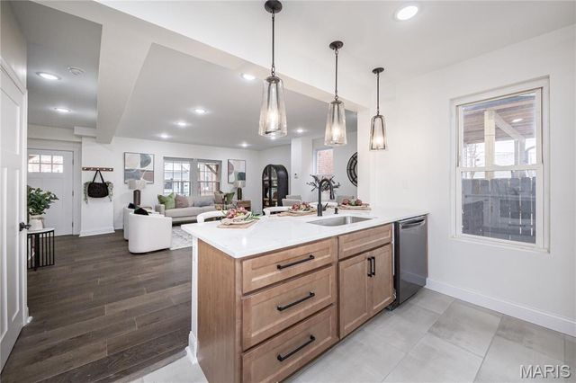 6815 Wise Avenue, St Louis, MO 63139