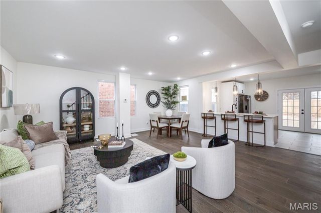 6815 Wise Avenue, St Louis, MO 63139