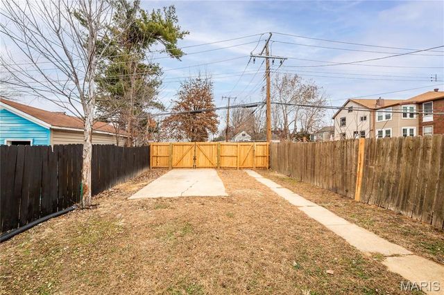 6815 Wise Avenue, St Louis, MO 63139