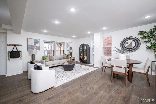 6815 Wise Avenue, St Louis, MO 63139