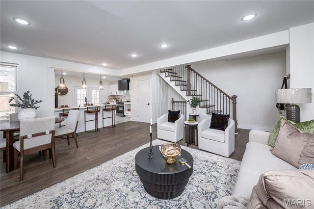 6815 Wise Avenue, St Louis, MO 63139