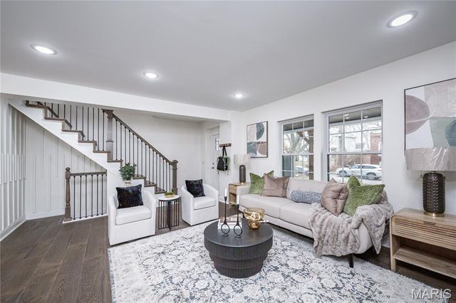 6815 Wise Avenue, St Louis, MO 63139