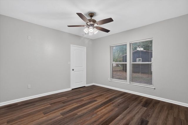 906 N Catherine Street, Terrell, TX 75160