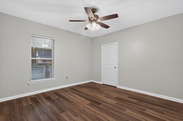 906 N Catherine Street, Terrell, TX 75160