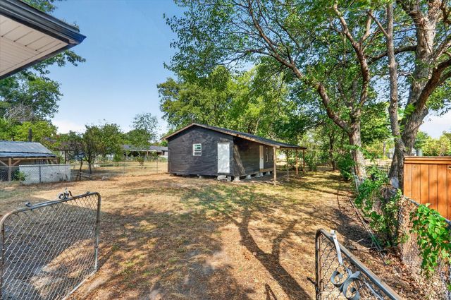 906 N Catherine Street, Terrell, TX 75160
