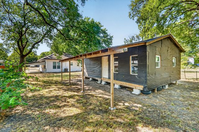 906 N Catherine Street, Terrell, TX 75160