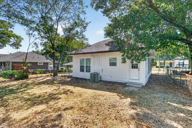 906 N Catherine Street, Terrell, TX 75160