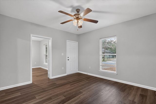 906 N Catherine Street, Terrell, TX 75160