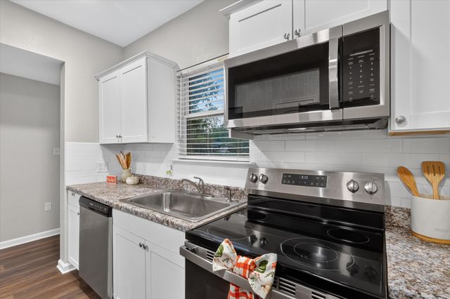 906 N Catherine Street, Terrell, TX 75160