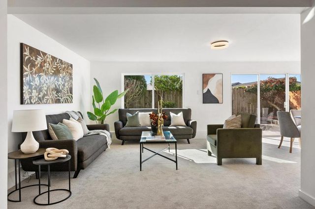 15 Eastridge Circle, Pacifica, CA 94044