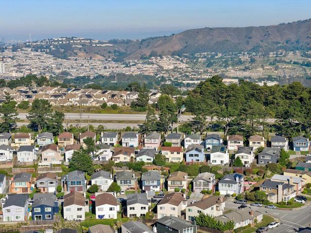 15 Eastridge Circle, Pacifica, CA 94044