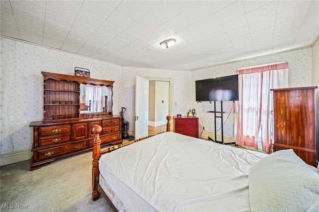 165 S Eagle Street, Geneva, OH 44041