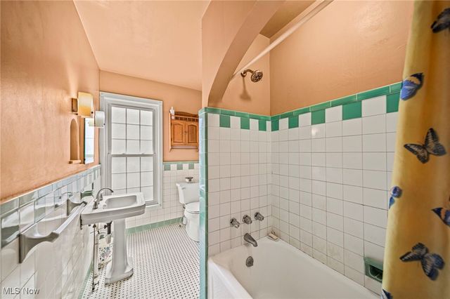 165 S Eagle Street, Geneva, OH 44041