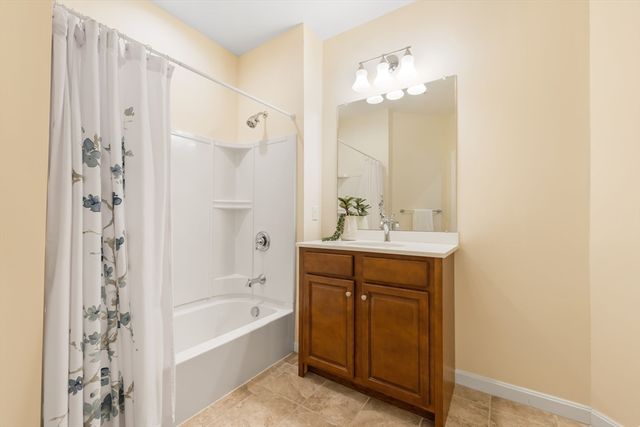 9 Morgan Dr 309, Natick, MA 01760